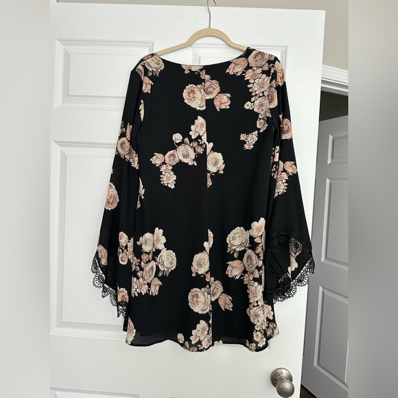 Dress - Picture 4 of 6